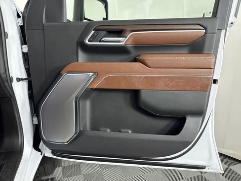 New 2025 GMC Sierra 2500 Denali Ultimate w/ Max Trailering Package image 13