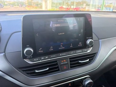 Used 2024 Nissan Altima 2.5 SR FWD image 29