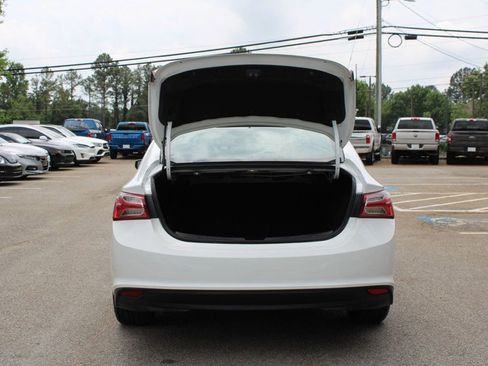 Used 2021 Chevrolet Malibu LT FWD image 9