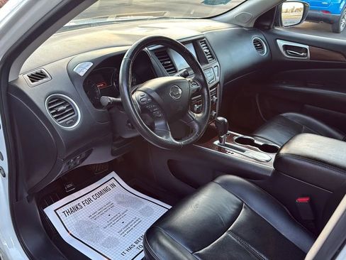 Used 2018 Nissan Pathfinder Platinum image 9