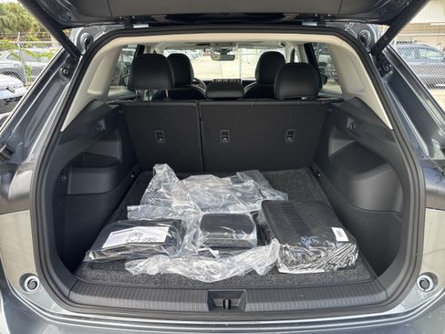 New 2026 Volkswagen Tiguan SE FWD image 11