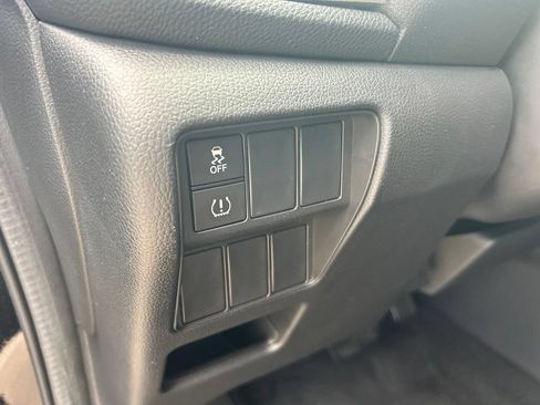 Used 2018 Honda CR-V LX image 42