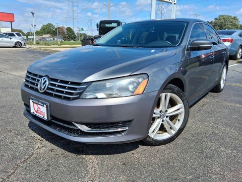 Used 2014 Volkswagen Passat TDI SE FWD image 1