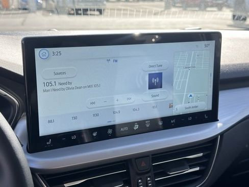 Used 2025 Ford Escape Platinum image 8