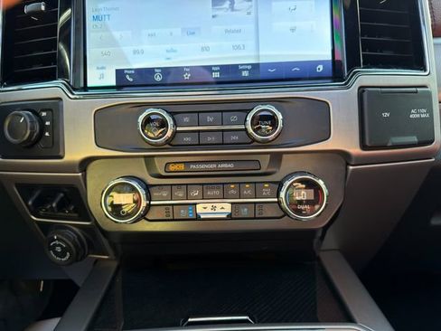 Used 2022 Ford F450 Platinum w/ FX4 Off-Road Package image 31