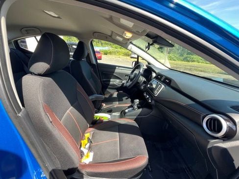 Used 2021 Nissan Versa SR FWD image 14