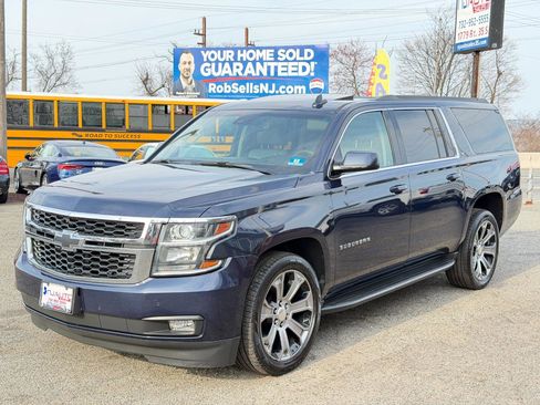 Used 2018 Chevrolet Suburban LT image 8