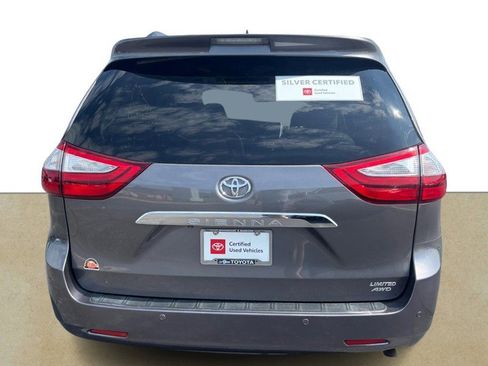 Used 2017 Toyota Sienna Limited Premium AWD/4WD image 5