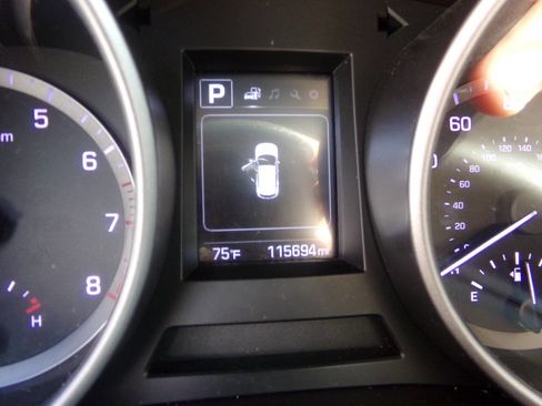 Used 2018 Hyundai Santa Fe Sport image 24