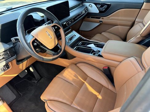 Used 2025 Lincoln Aviator Black Label w/ Black Label Special Edition AWD/4WD image 9