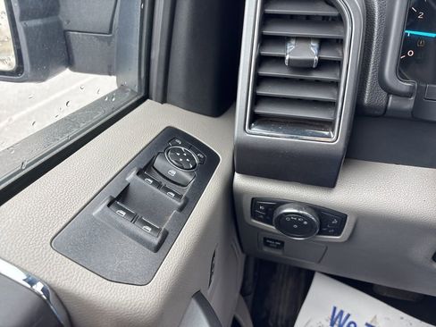 Used 2018 Ford F150 XLT w/ Trailer Tow Package image 24