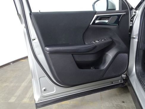 Used 2022 Mitsubishi Outlander ES image 16