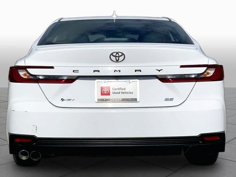 Used 2025 Toyota Camry SE FWD image 5