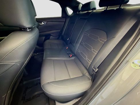 Used 2022 Kia Forte GT-Line w/ GT-Line Premium Package image 13