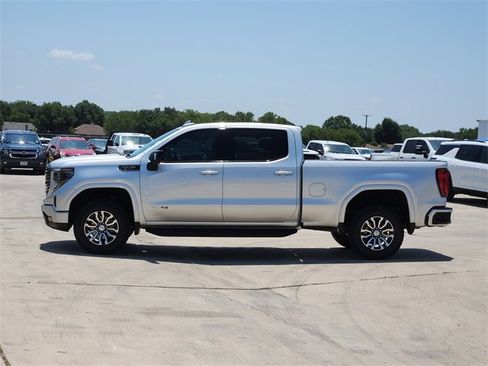 Used 2022 GMC Sierra 1500 AT4 w/ AT4 Premium Package image 4