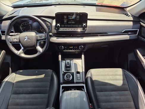 Used 2024 Mitsubishi Outlander SE AWD/4WD image 12