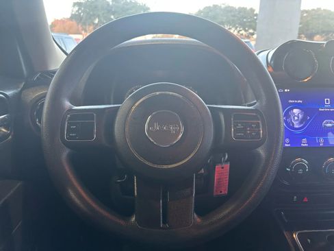 Used 2015 Jeep Patriot Sport image 10