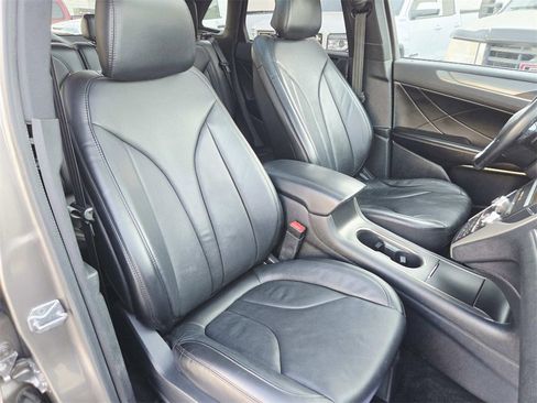 Used 2017 Lincoln MKC Reserve image 16