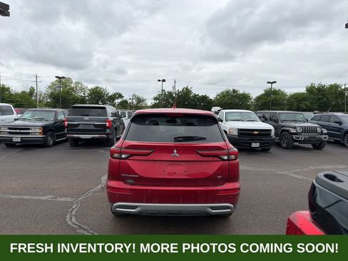 Used 2024 Mitsubishi Outlander SE image 5