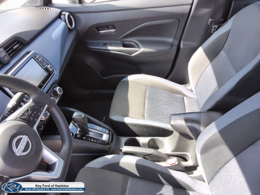Used 2025 Nissan Versa SV FWD image 21