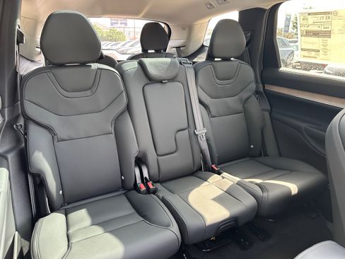 New 2025 Volvo EX90 Plus image 9