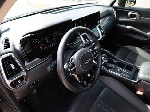 Certified 2022 Kia Sorento S image 9