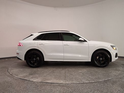 Used 2023 Audi Q8 Premium Plus image 7