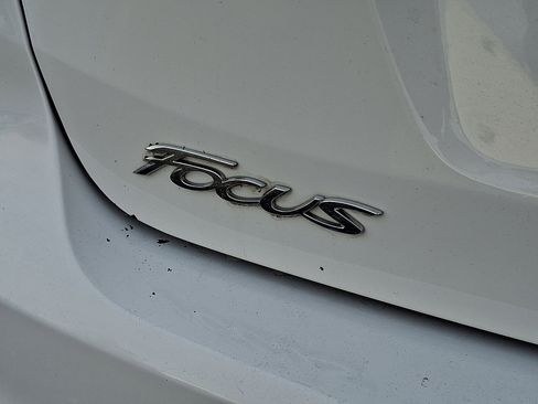 Used 2016 Ford Focus SE image 29