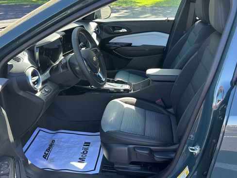 New 2025 Chevrolet Trax LT w/ LT Convenience Package image 22