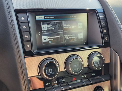 Used 2017 Jaguar F-TYPE Coupe image 18