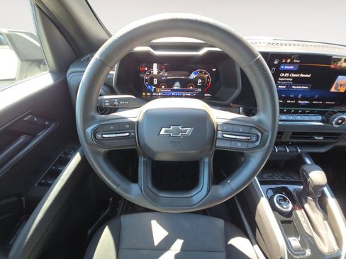 Certified 2025 Chevrolet Colorado Trail Boss AWD/4WD image 11