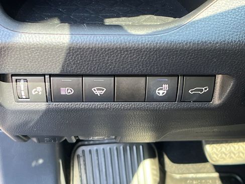 Used 2019 Toyota RAV4 XLE Premium w/ Cold Weather Package AWD/4WD image 28