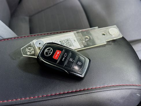 Used 2024 Toyota Corolla SE FWD image 33