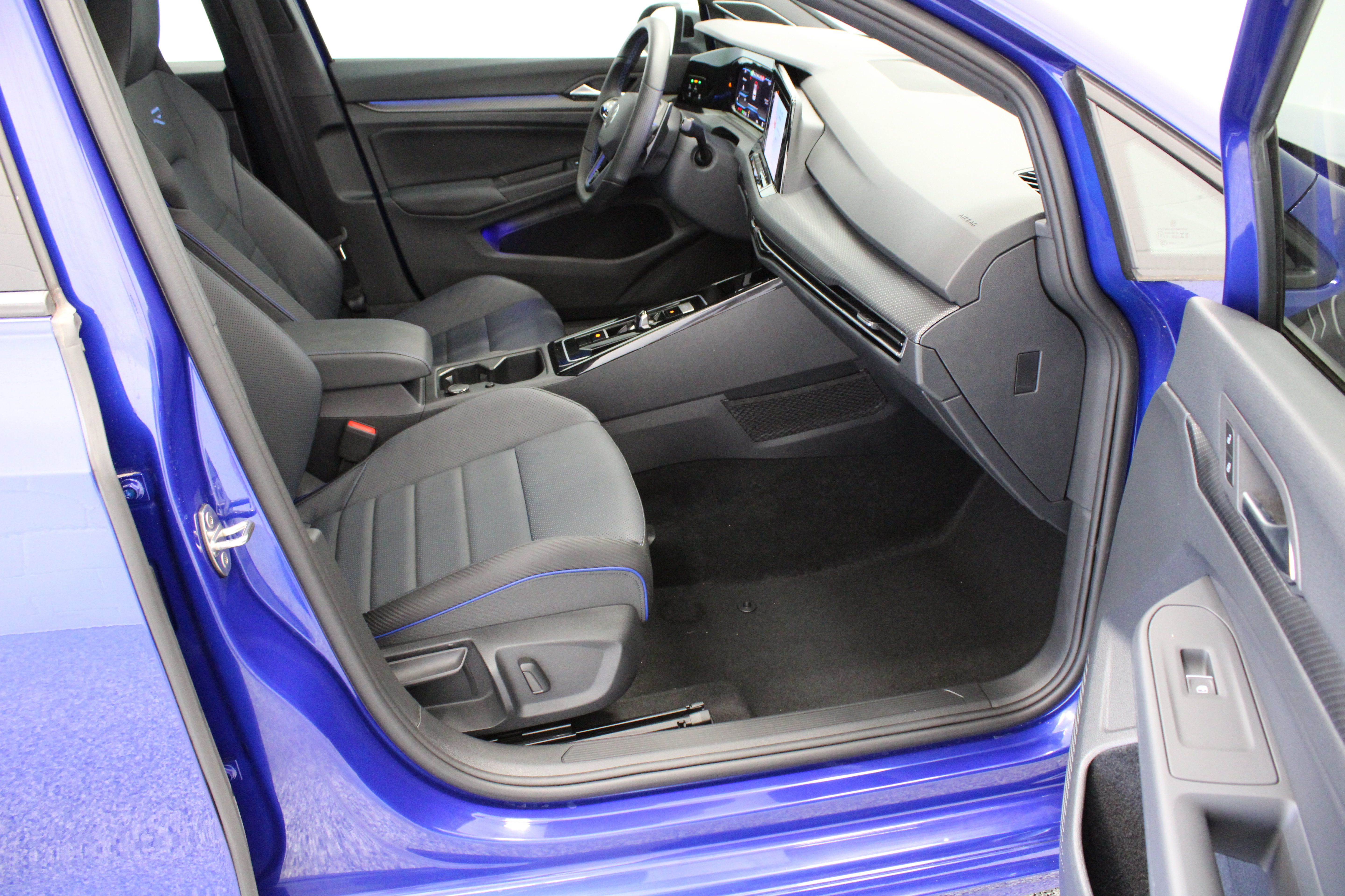 Used 2024 Volkswagen Golf R AWD/4WD image 36