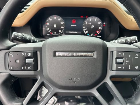 Used 2025 Land Rover Defender 110 X-Dynamic SE image 26