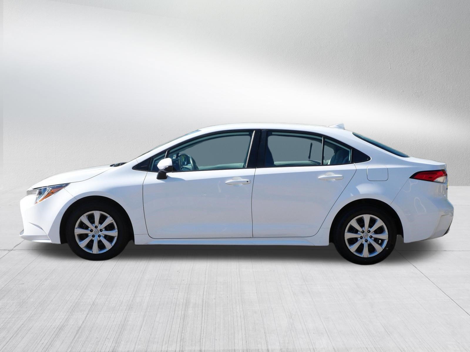 Used 2021 Toyota Corolla LE FWD image 4