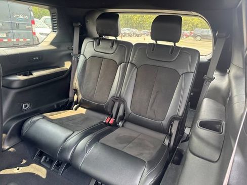 Used 2023 Jeep Grand Cherokee L Laredo AWD/4WD image 15