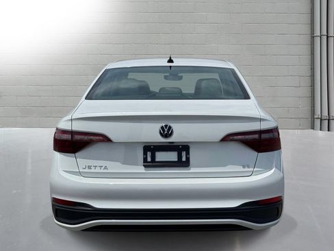 Used 2023 Volkswagen Jetta SE FWD image 5