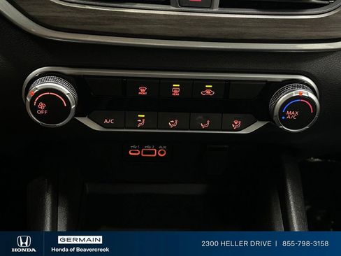 Used 2025 Nissan Altima 2.5 SV FWD image 24