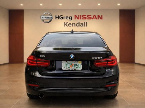 Used 2022 BMW 330i Sedan w/ Convenience Package RWD image 4