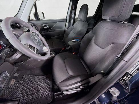 Used 2023 Jeep Renegade Latitude AWD/4WD image 11