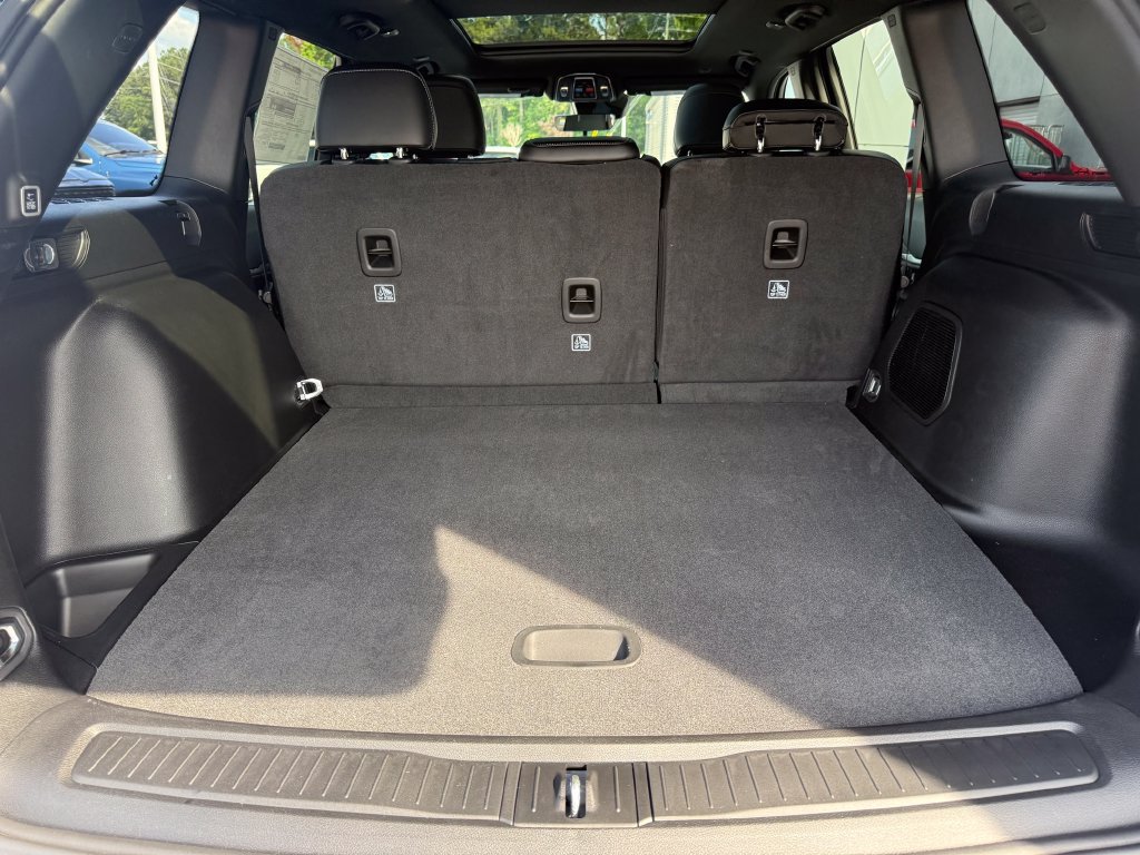 New 2026 Jeep Grand Cherokee Limited w/ Limited Altitude Package RWD image 18