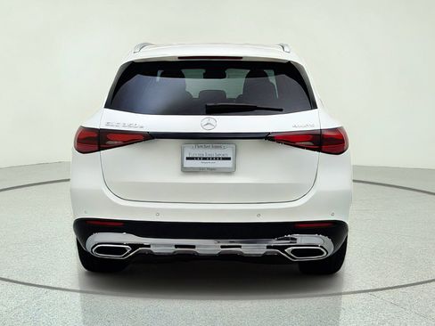 Used 2025 Mercedes-Benz GLC 350e 4MATIC image 10