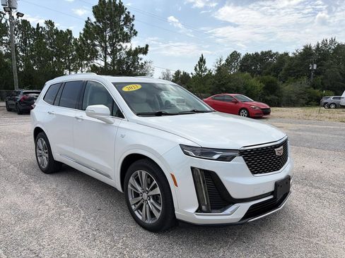 Used 2023 Cadillac XT6 Premium Luxury FWD image 9