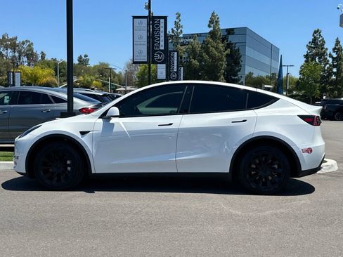 Used 2023 Tesla Model Y Long Range AWD/4WD image 6