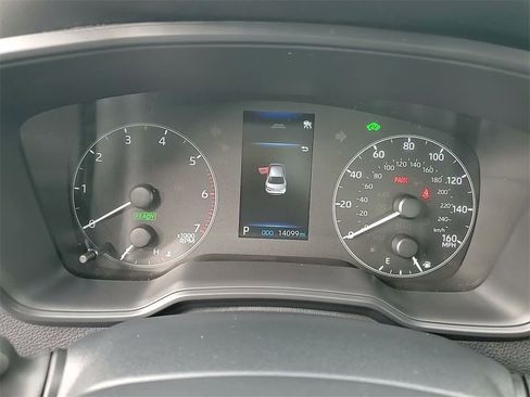 Used 2025 Toyota Corolla LE image 28