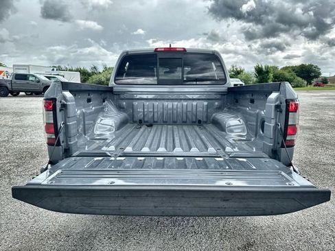 Used 2022 Nissan Frontier PRO-4X w/ Technology Package AWD/4WD image 23