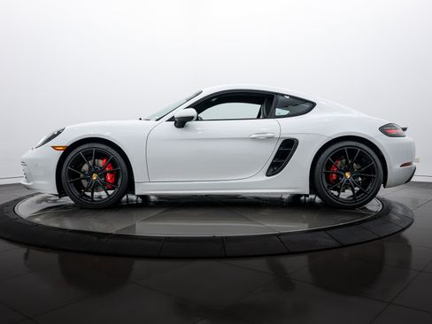 Certified 2017 Porsche 718 Cayman S image 2