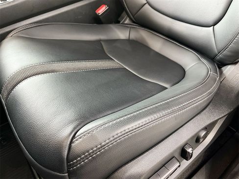 Used 2025 Honda Pilot EX-L image 18