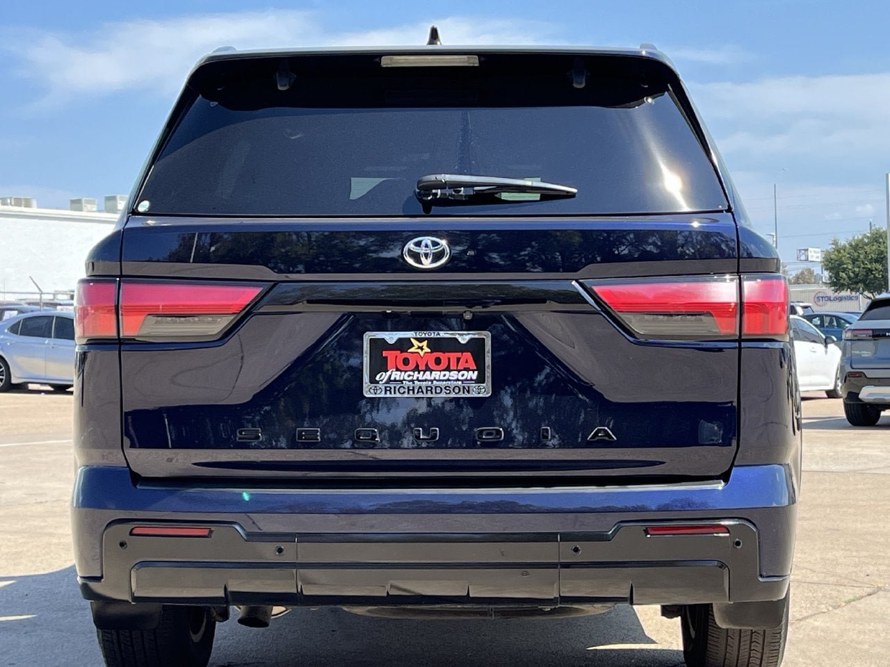 Used 2023 Toyota Sequoia Platinum AWD/4WD image 5